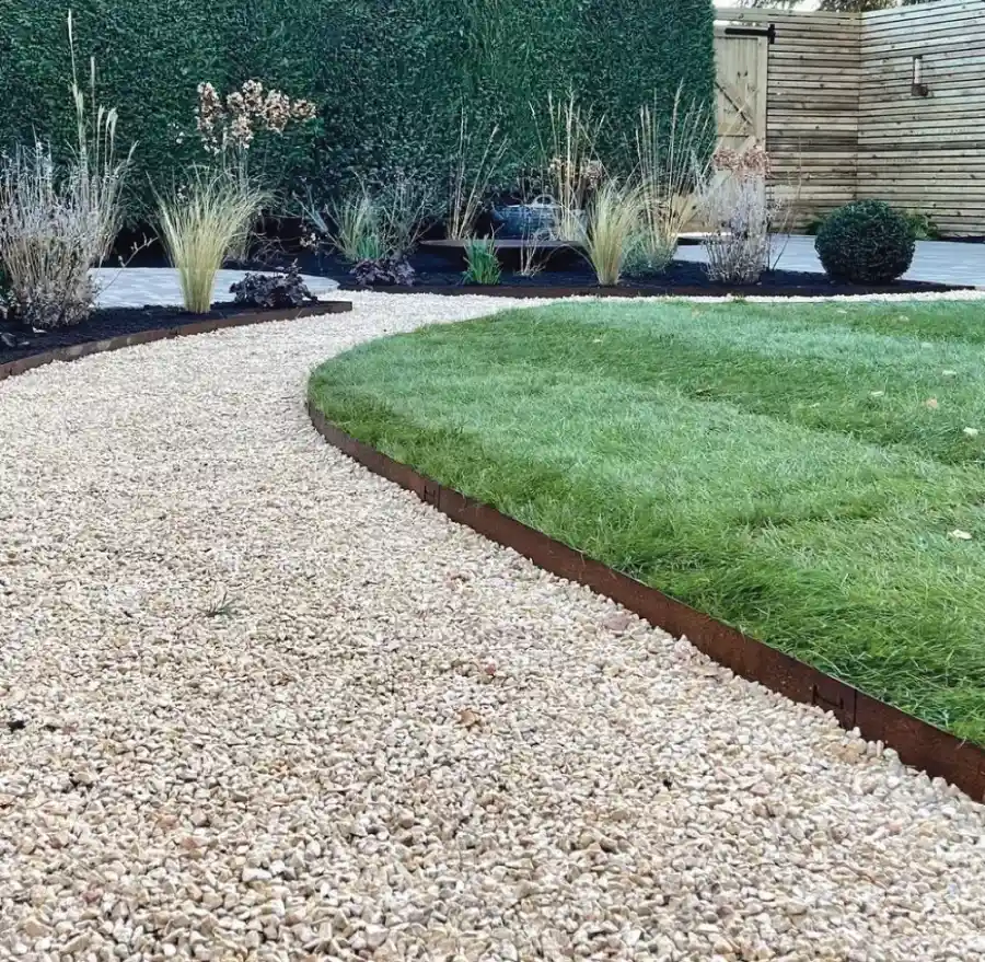 Steel Edging for Sharp, Sleek Lines