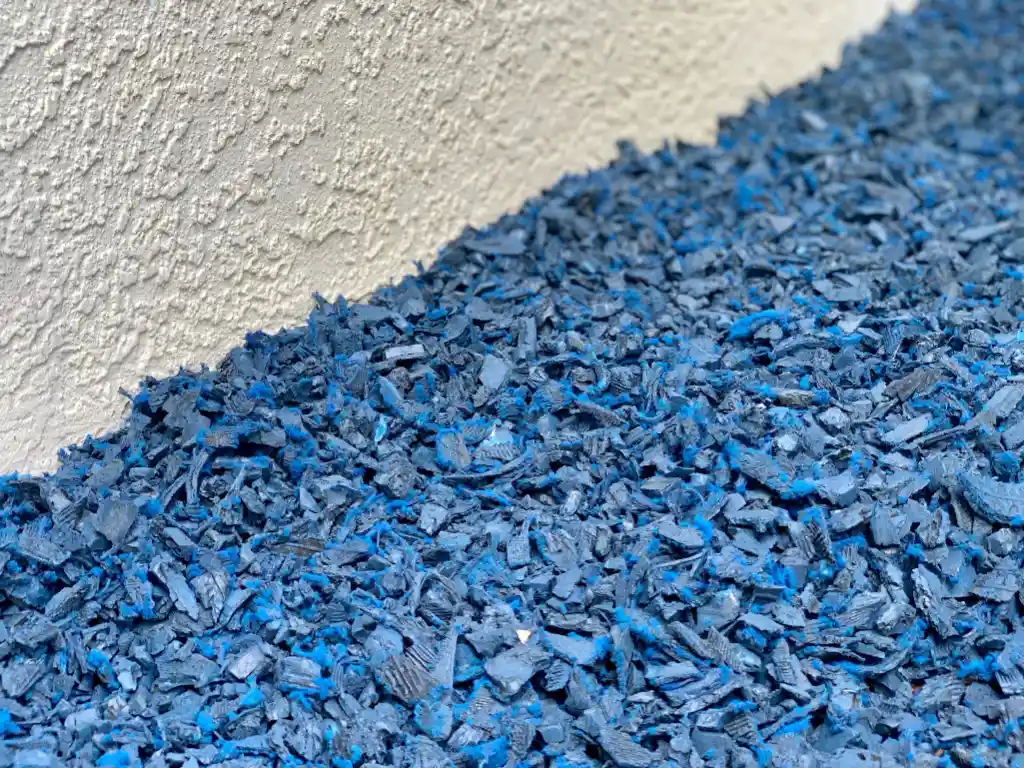 blue rubber mulch guide